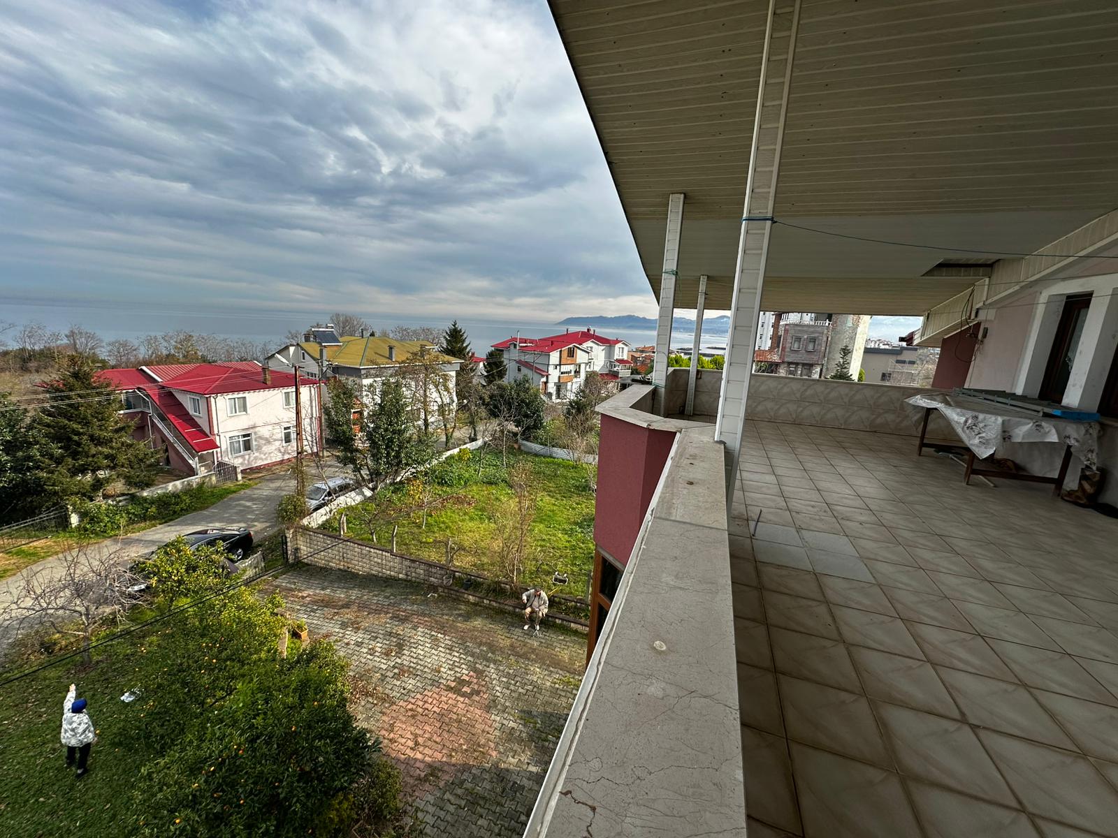 MABEL GAYRİMENKUL/ADACIKTA DENİZ MANZARALI 3 KATLI SATILIK VİLLA